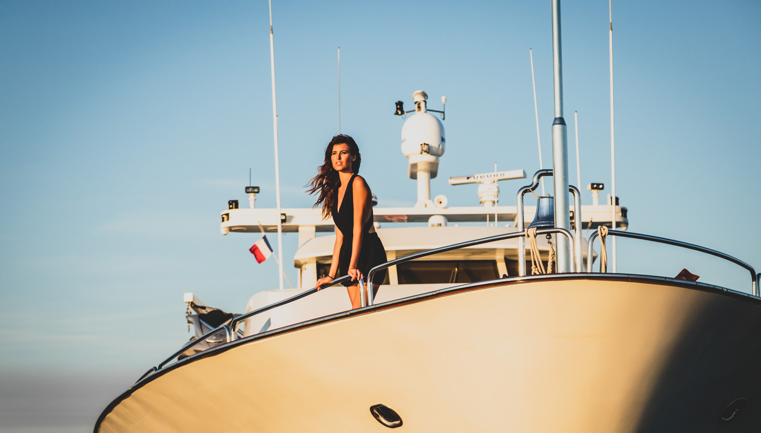 Guide to charter a luxury superyacht