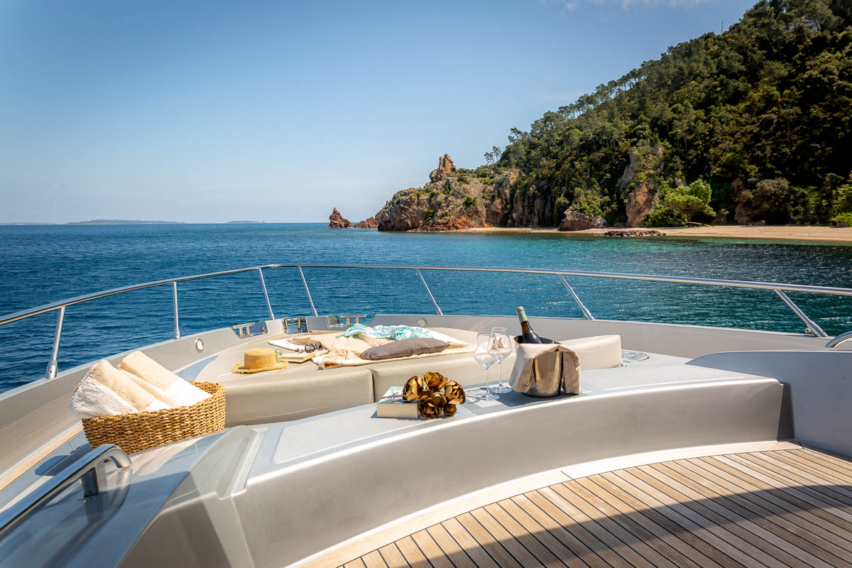 loon superyacht charter price